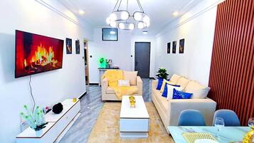 Business Apartment, 1 Queen Bed | Living area | Smart TV