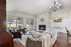 Smart TV - Perfect Resort Retreat Close to Everything (Osage Beach)