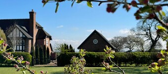 Cheshire - Countryside peaceful retreat. Surrounded with nature and wildlife.