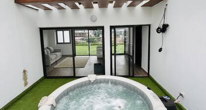 La Villa Queens: 5 Chambres Dont 1 Penthouse Avec Jacuzzi à Cité Petit New York