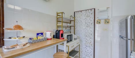Family Apartment, Multiple Bedrooms, Mountainside (La Casa di Guido Hiking Skiing And) | Private kitchen
