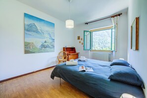 Appartement familial, 3 chambres, balcon, côté montagne (La Casa di Guido Hiking Skiing And) | 3 chambres