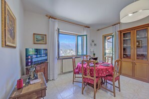 Appartement familial, 3 chambres, balcon, côté montagne (La Casa di Guido Hiking Skiing And) | Restauration