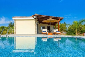 Outdoor pool - Kalimera Villa By the Sea (Rhodes)