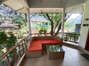 Gallery Room | Living area