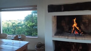 Superior Suite, Ocean View | Living area | 100-cm Smart TV with digital channels, Netflix, streaming services - Tidal Retreat (Plettenberg Bay)