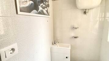 Hårtork och handdukar