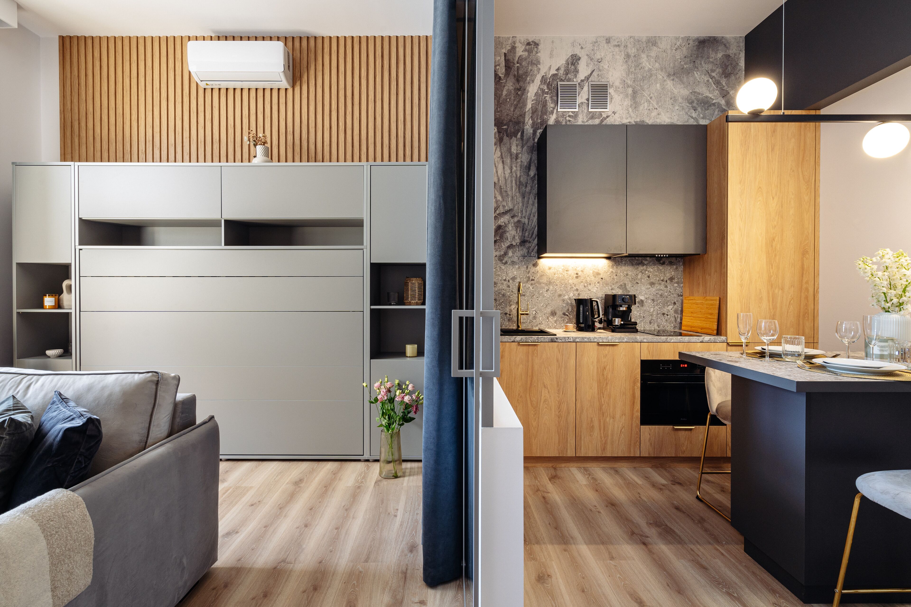 Leilighet – design | Oppholdsrom | En 32-tommers smart-TV med digitale kanaler