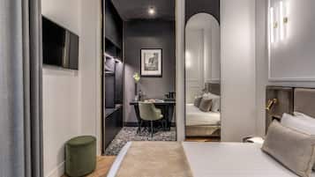Superior Room, Balcony | 1 bedroom, premium bedding, down comforters, minibar
