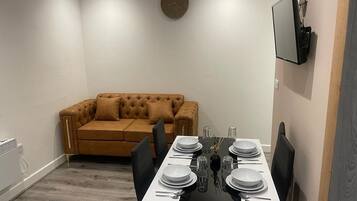 Apartment | Dining