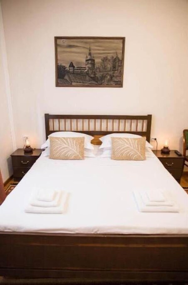 2 chambres, lit de bébé portatif, Wi-Fi, literie fournie