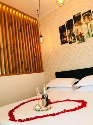 2 chambres, lit de bébé portatif, Wi-Fi, literie fournie