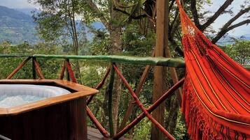 Tina de hidromasaje al aire libre