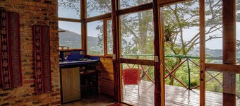 Baumhaus Bamboo / Cabaña rústica con jacuzzi privado