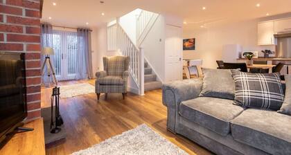 Beautiful Cottage in Durham with Pool Table