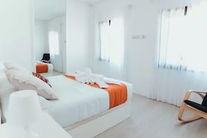 Villa | 3 bedrooms, soundproofing, free WiFi, bed sheets - Alterhome Churruca Canteras Beach (Las Palmas de Gran Canaria)