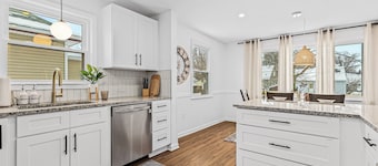 Spacious 4BR Home by Dtown Royal Oak