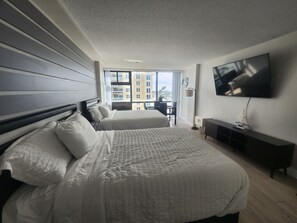 1 bedroom, iron/ironing board, free WiFi, bed sheets - Elegant Double Suite w/kitchen, Oceanview, w/pool, tiki bar (Daytona Beach)