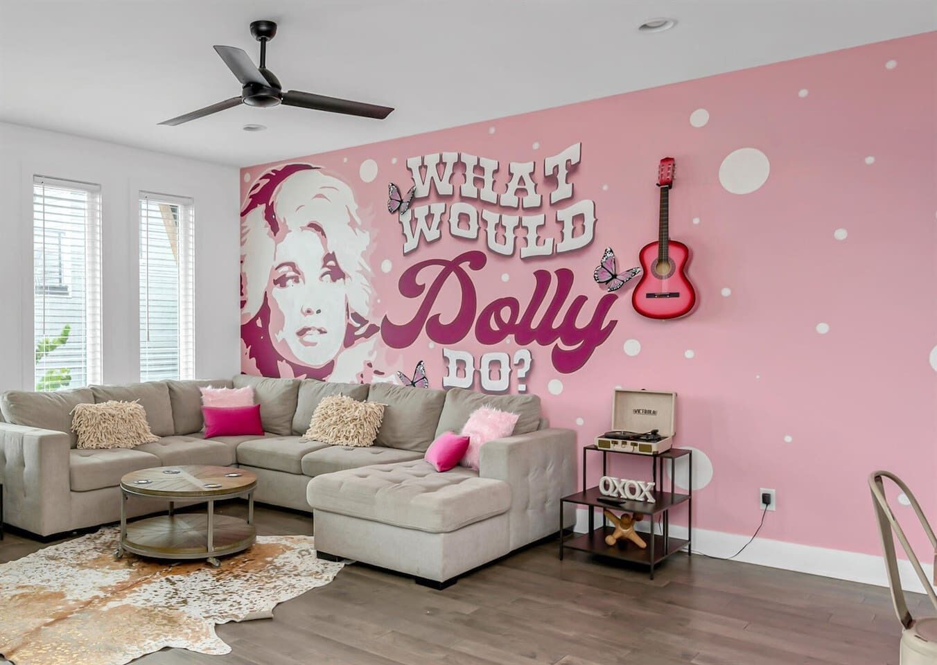 Dolly’s Guest House -3 Miles to Broadway -Hot Tub
