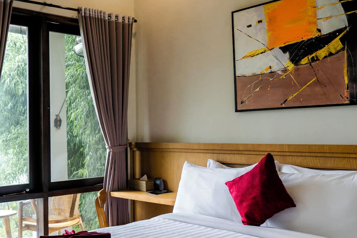 Cottage, Garden View | Egyptian cotton sheets, premium bedding, down comforters