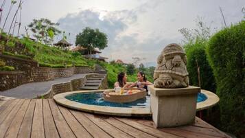 Junior Studio Suite, 1 King Bed, Mountain View | Terrace/patio