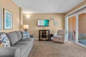 TV, DVD player, video library - NEW!  Destin Budget Vacation Condo Rental 3 Pools, Lake Access, Sleeps 4. (Destin)