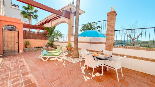 2 bed ground floor garden apartment in the beautiful village of Frigiliana