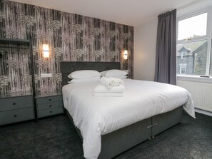 4 Schlafzimmer, individuell dekoriert, individuell eingerichtet