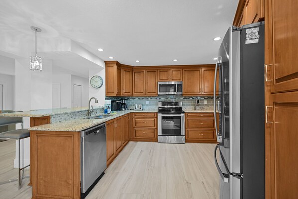 Fridge, microwave, oven, stovetop