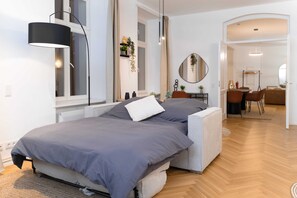 1 bedroom, desk, iron/ironing board, Internet
