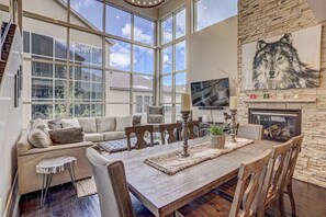 Interior - Lofts 7 C Summary:<br>Di (Brian Head)