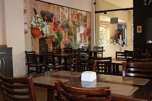 Se sirven desayunos, almuerzos y cenas