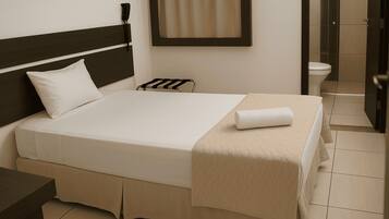 Standard Room | Laptop workspace, free WiFi