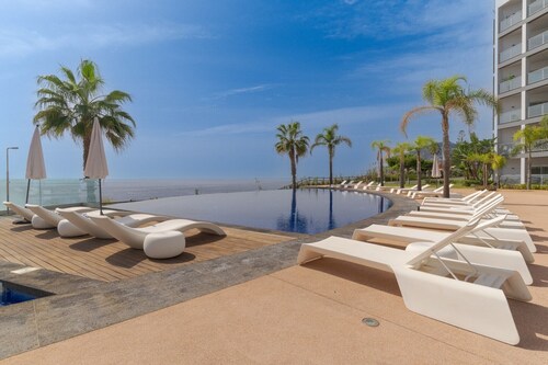 Madeira Palace Ocean Sounds