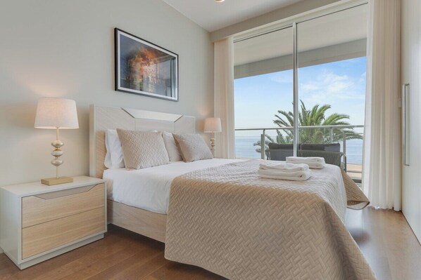 1 bedroom, iron/ironing board, WiFi (free), bed sheets - Madeira Palace Ocean Sounds | 3 Pools & ac (Funchal)