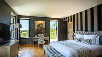 In-room safe, desk, soundproofing, free WiFi