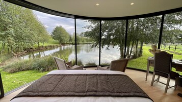 全景村舍 | 客房内保险箱、办公桌、隔音、免费 WiFi