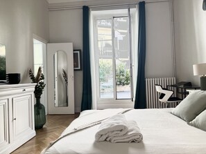 2 bedrooms, desk, iron/ironing board, travel cot