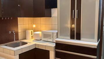 Kühlschrank, Mikrowelle, Mixer