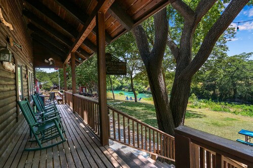 Cousins River Sanctuary I 3BR , sleeps 6, Hot tub