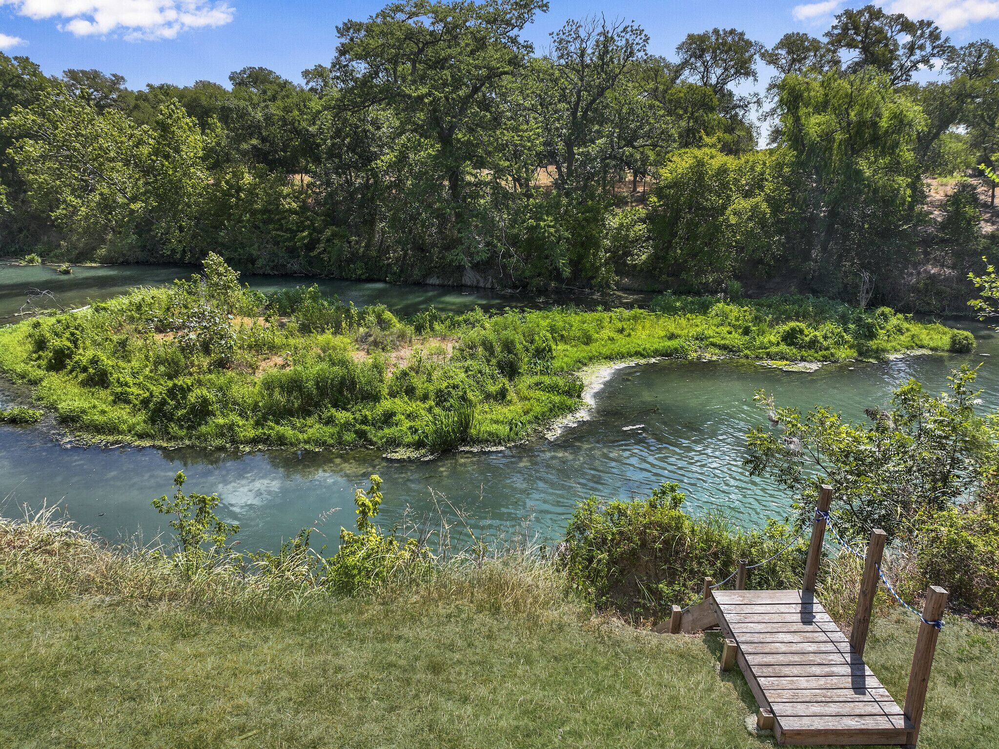 Cousins River Sanctuary I 3BR , sleeps 6, Hot tub