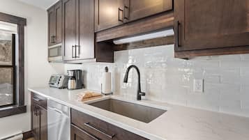 Microwave, stovetop, dishwasher, coffee/tea maker