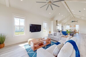 TV, foosball, table tennis, books - Private Heated Pool, Resort Pools, Golf Cart Boardwalk to the Beach (Port Aransas)