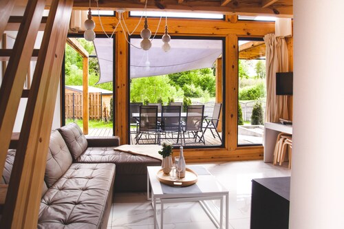 Villa De Lux Marble + Hot Tube & Pool