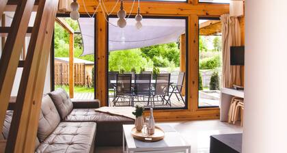 Villa De Lux Marble + Hot Tube & Pool