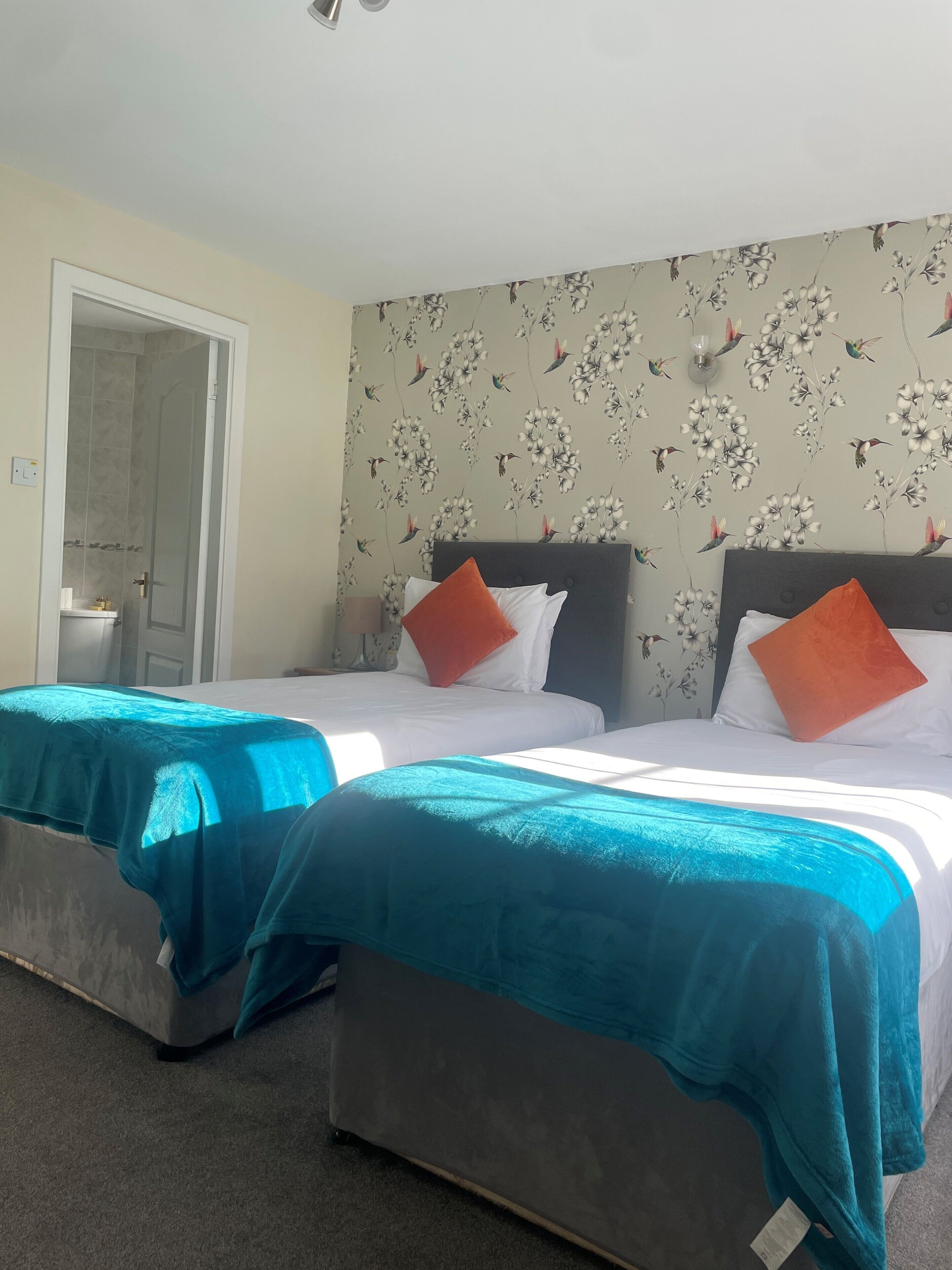 Deluxe Twin Room | Free WiFi