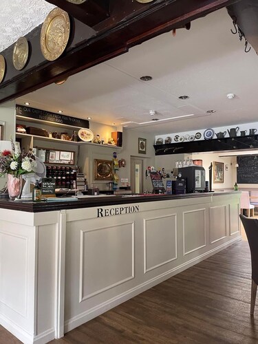 Horse and Hound Country Inn