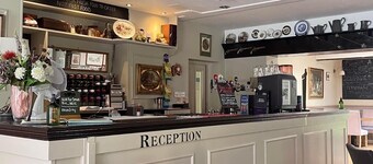 Horse and Hound Country Inn