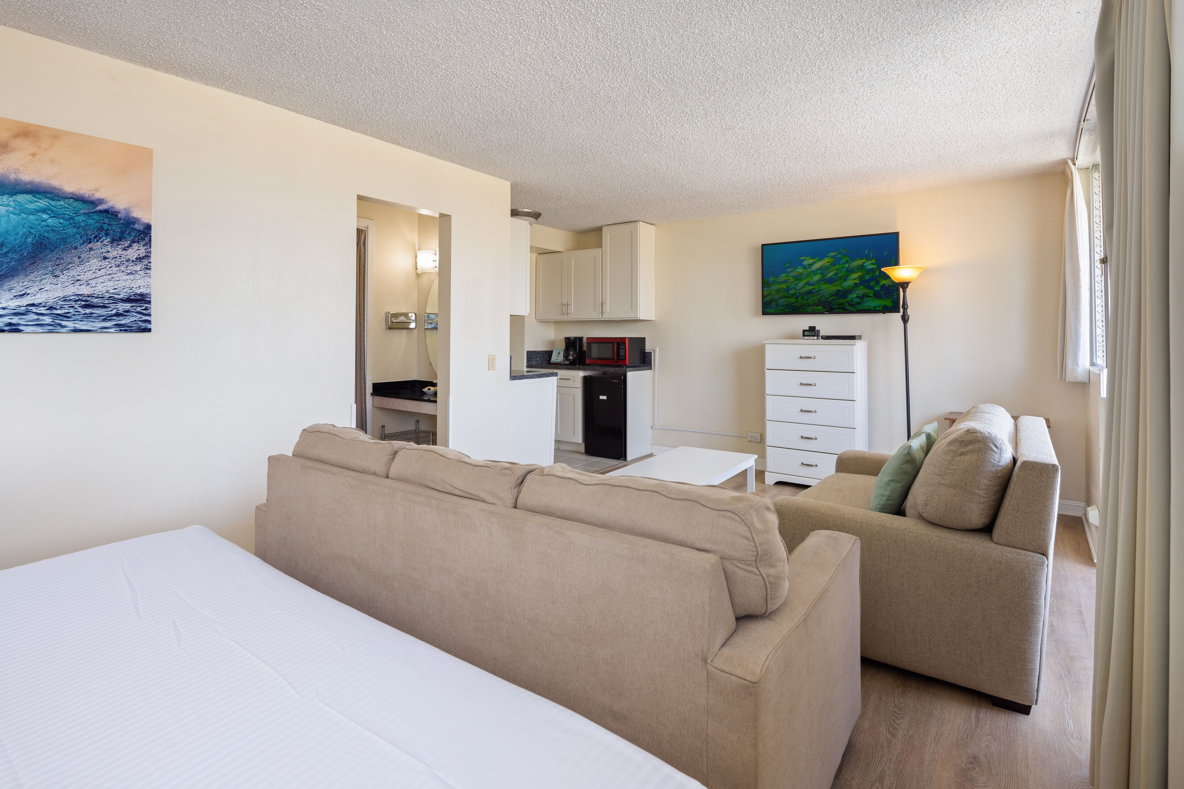 Iron/ironing board, WiFi