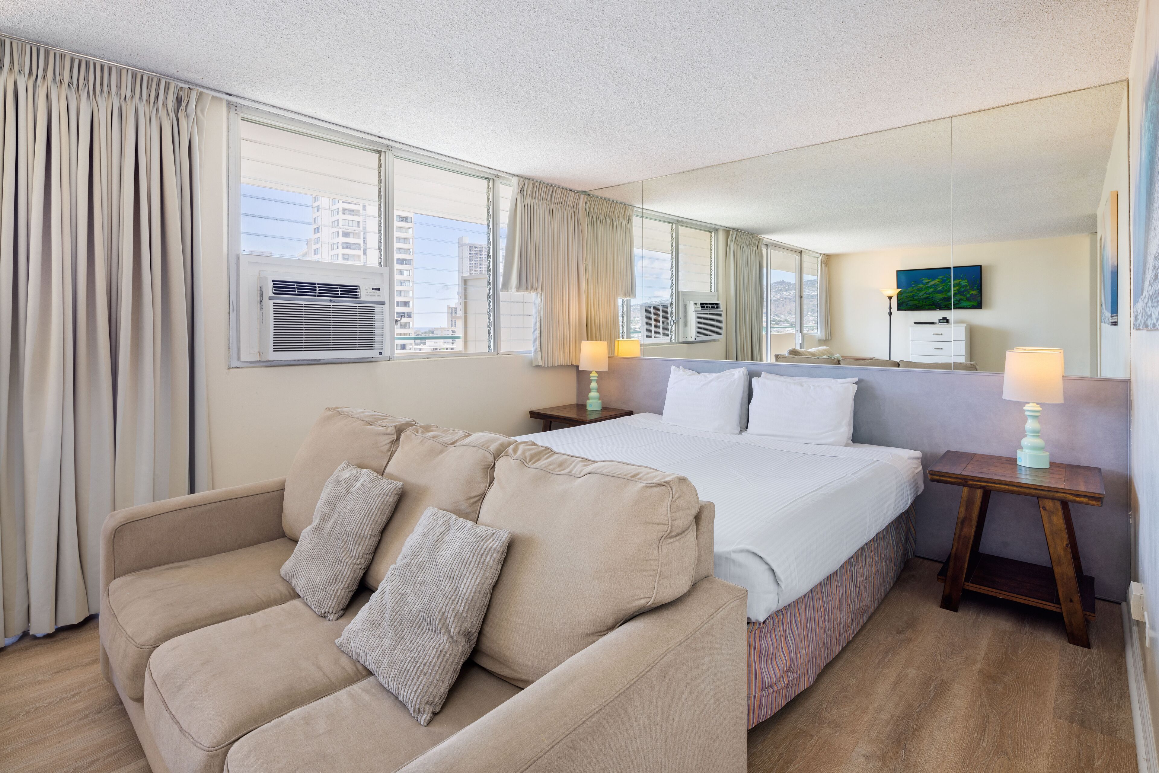 Iron/ironing board, WiFi